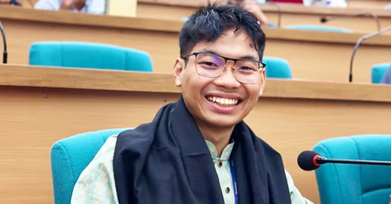 সর্ব মিত্র চাকমা